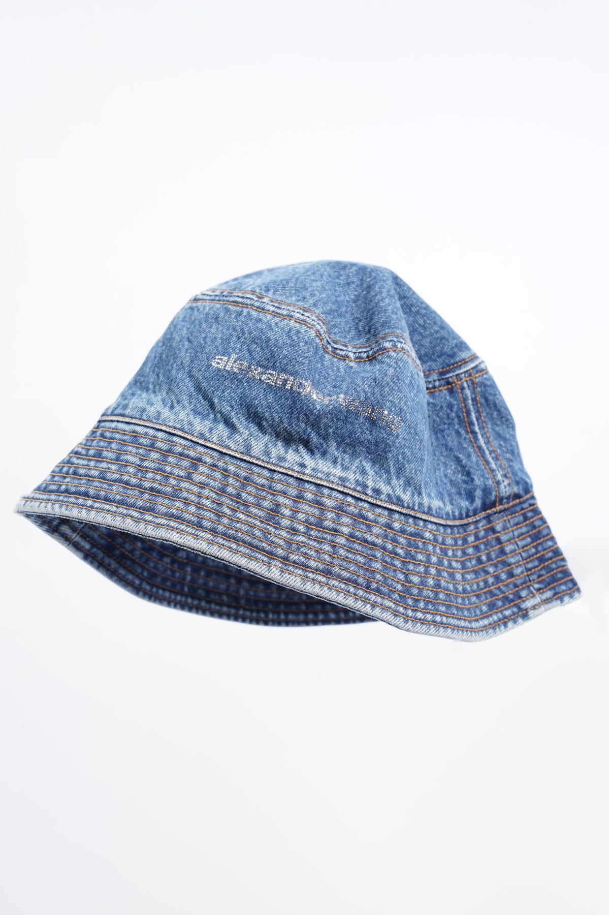Two Colour Frayed Brim Washed Worn out Design Cool Denim Unisex Summer Sun  Shade Bucket Hat for Women Men - China Bucket Hat and Fisherman Hat price |  Made-in-China.com